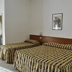 ホテル Santorotto Di Fabio Terrosi 3*