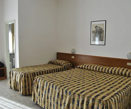 Hotel Santorotto Di Fabio Terrosi 3*