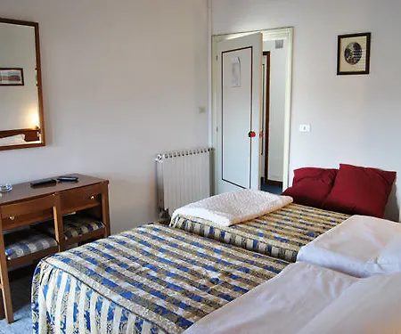 Hotel Santorotto Di Fabio Terrosi 3*